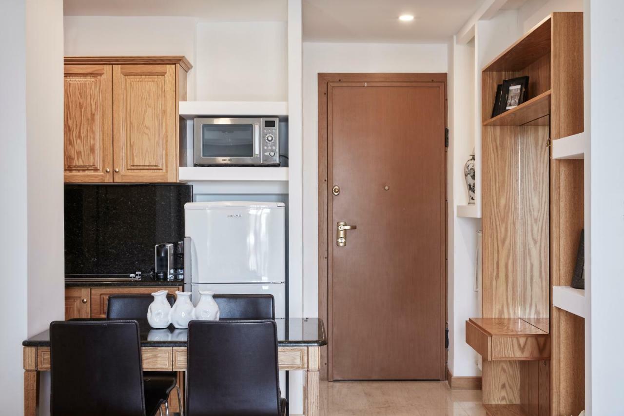 Chic One Bd Apartment With Hilton View Атина Екстериор снимка